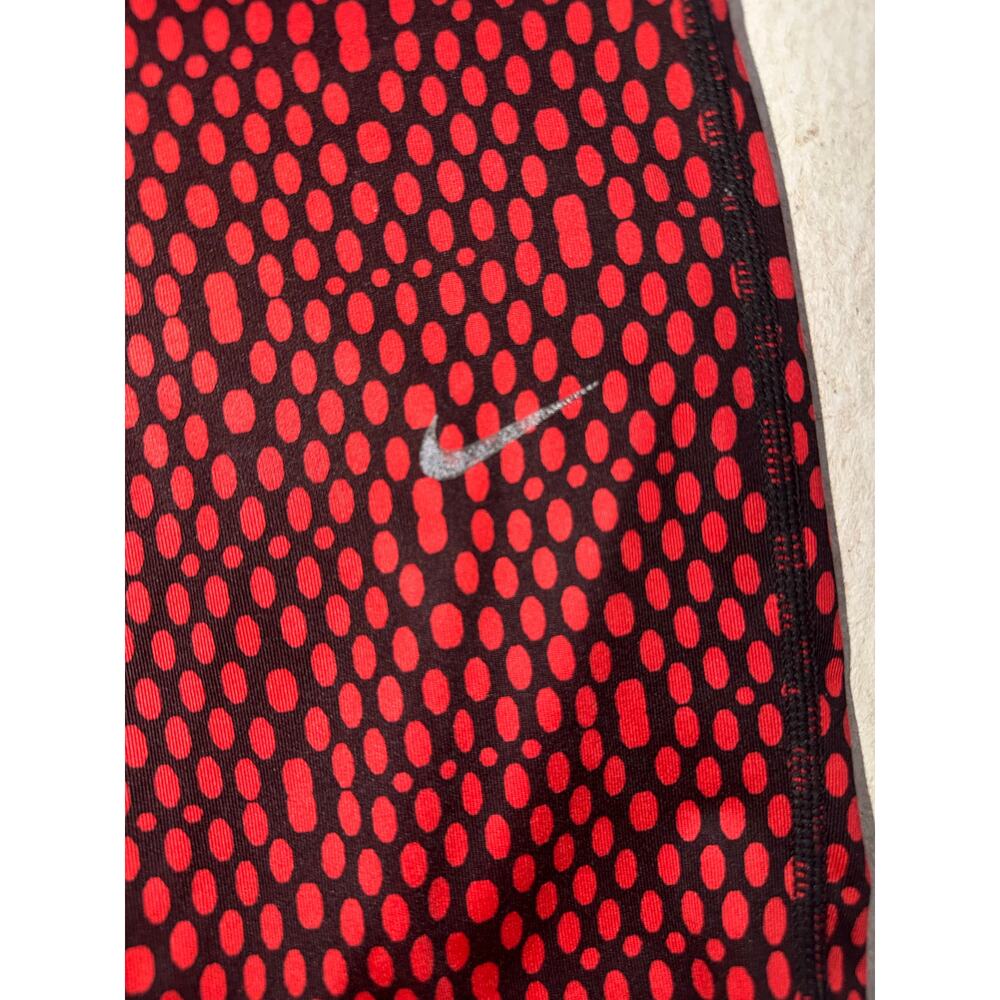 Nike pro women’s black & red athletic leggings - Picture 5 of 16
